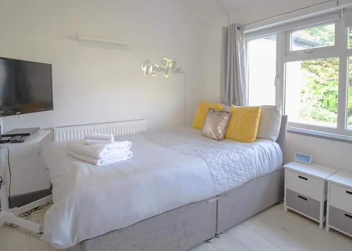 Modern Greatly Located London