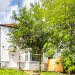 Modern Greatly Located London